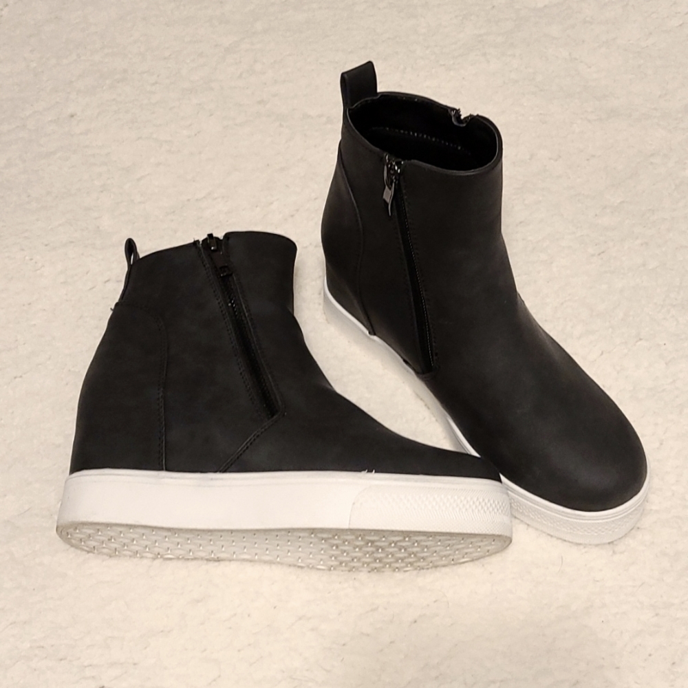 Vepose, Size 6, Black Wedge